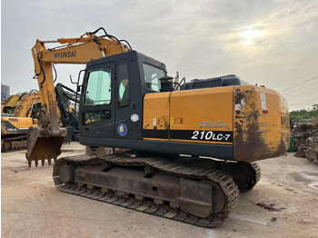 حفار زحاف HYUNDAI R210