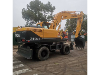حفارة دولاب HYUNDAI R210