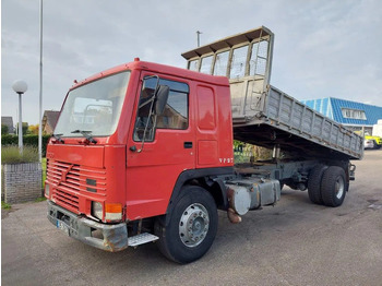 شاحنة قلاب VOLVO FL10