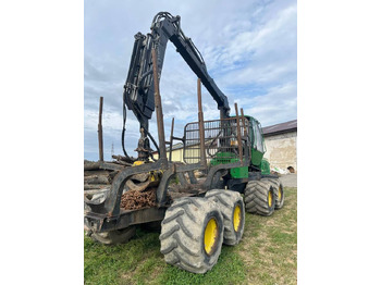 حافلة الغابات JOHN DEERE
