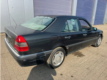 سيدان Mercedes-Benz C-Klasse **C220DIESEL-BELGIANCAR**: صورة 4
