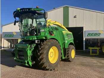 حصادة JOHN DEERE 8600