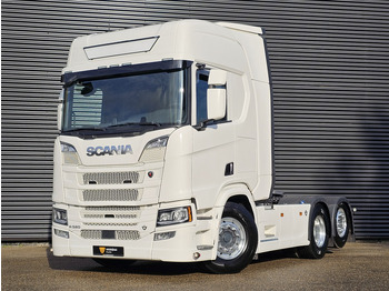 وحدة جر SCANIA R 580