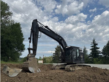 حفار زحاف HITACHI ZX225USLC-6