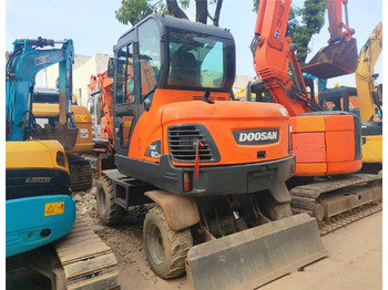 حفارة دولاب DOOSAN DX60W