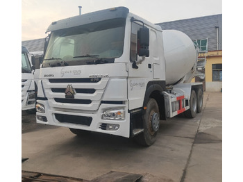 شاحنة خلاطة خرسانة SINOTRUK HOWO