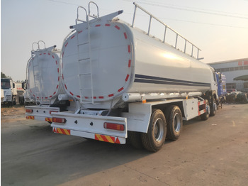 شاحنة صهريج Sinotruk HOWO 8*4 Tank truck: صورة 2