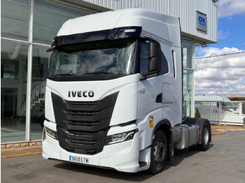 وحدة جر IVECO S-WAY
