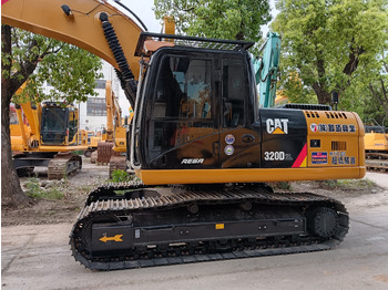 حفار زحاف CATERPILLAR 320D2