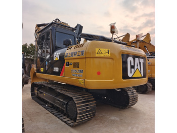 حفار زحاف CATERPILLAR 320D2