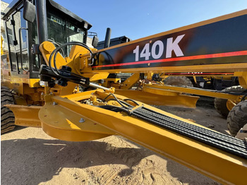 ممهدة CATERPILLAR 140H