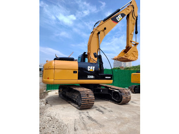 حفار زحاف CATERPILLAR 320D2