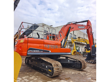 حفار زحاف DOOSAN DX300LC-9C
