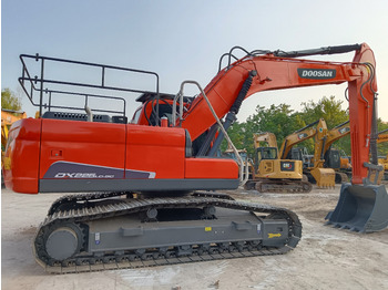 حفار زحاف DOOSAN DX225LC-9C