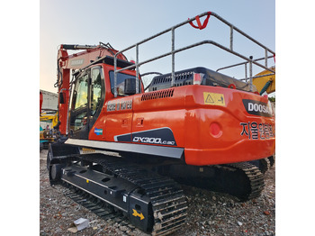 حفار زحاف DOOSAN DX300LC-9C