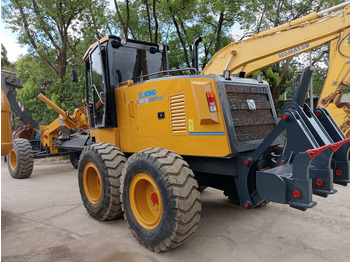 ممهدة XCMG GR2153
