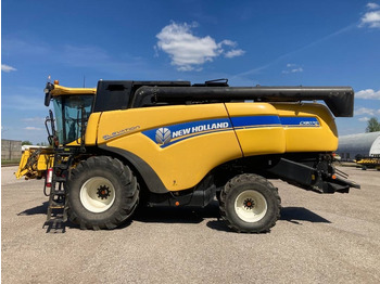 حصادة موحَّدة New Holland CX 8070: صورة 2