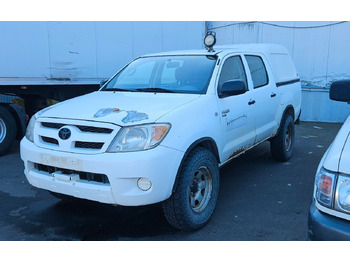 سيارة دفع رباعي TOYOTA Hilux
