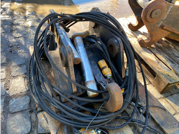 قارنة توصيل هيدروليكي - آلات البناء Liebherr 900: صورة 3