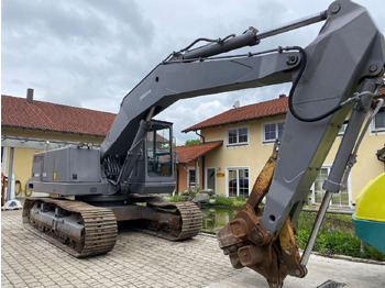حفار زحاف VOLVO EC300