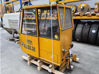 كابينة LIEBHERR