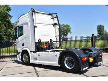 وحدة جر Scania R520 V8 NGS 4x2 - RETARDER - 504 TKM - PARK. AIRCO - ACC - NAVI - 2 x FUEL TANKS - LED LIGHTS -: صورة 3