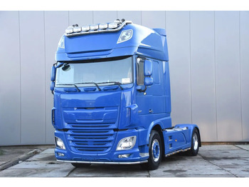 وحدة جر DAF XF 530