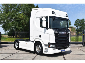 وحدة جر SCANIA R 520