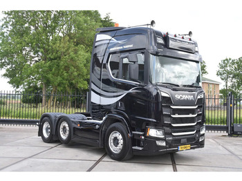 وحدة جر SCANIA R 520