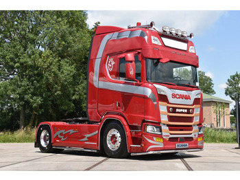 وحدة جر SCANIA R 650