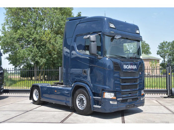 وحدة جر SCANIA S 450