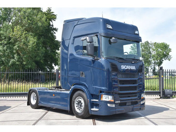 وحدة جر SCANIA S 450