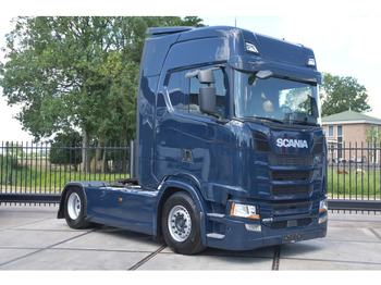 وحدة جر SCANIA S 450