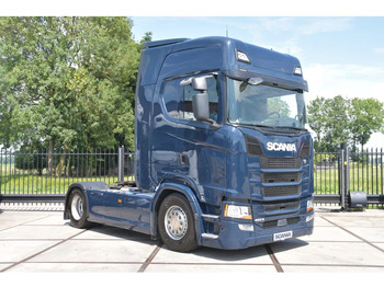 وحدة جر SCANIA S 450