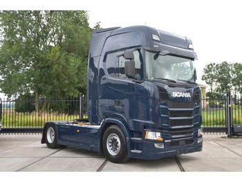 وحدة جر SCANIA S 450