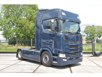 وحدة جر SCANIA S 450