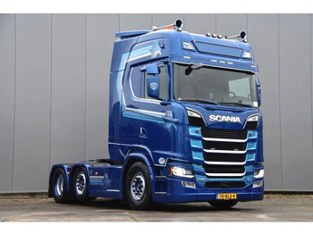 وحدة جر SCANIA S 520