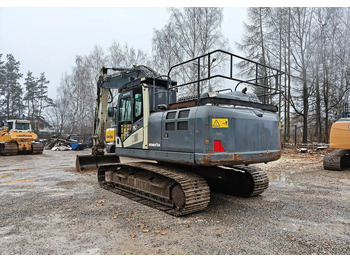 حفار زحاف Komatsu PC210LC-11: صورة 3