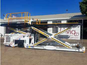 محملات الحاويات والمنصات النقالة JBT AEROTECH COMMANDER 15iS: صورة 2 محملات الحاويات والمنصات النقالة JBT AEROTECH COMMANDER 15iS: صورة 2