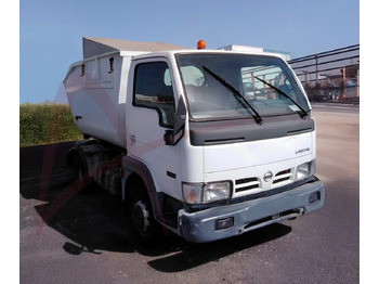شاحنة NISSAN