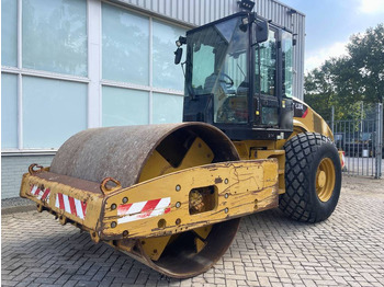 مدحلة CATERPILLAR