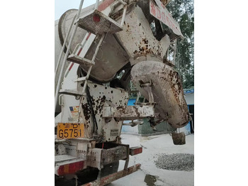 شاحنة خلاطة خرسانة XCMG Official G4804B Used Cement Concrete Mixer 12m³ Concrete Mixer Truck HOWO: صورة 4