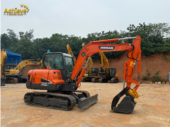 حفار زحاف DOOSAN DX60-9C