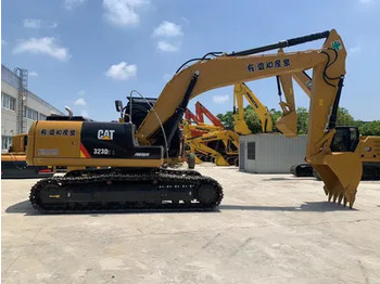 حفار زحاف CATERPILLAR 323D2L