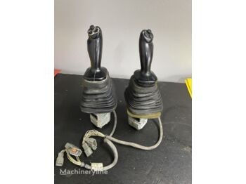 Joysticki - الكابينة والداخلية - حفارة: صورة 1 Joysticki - الكابينة والداخلية - حفارة: صورة 1