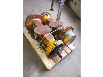 المحور و قطع الغيار LIEBHERR