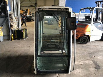 الكابينة والداخلية LIEBHERR