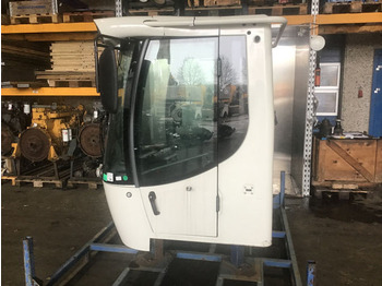 الكابينة والداخلية LIEBHERR