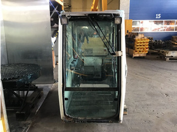 الكابينة والداخلية LIEBHERR