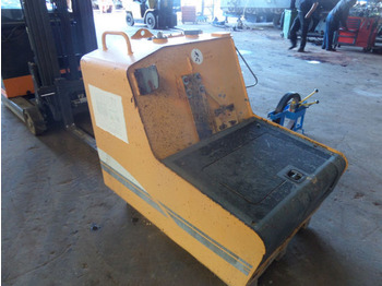 خزان الوقود LIEBHERR